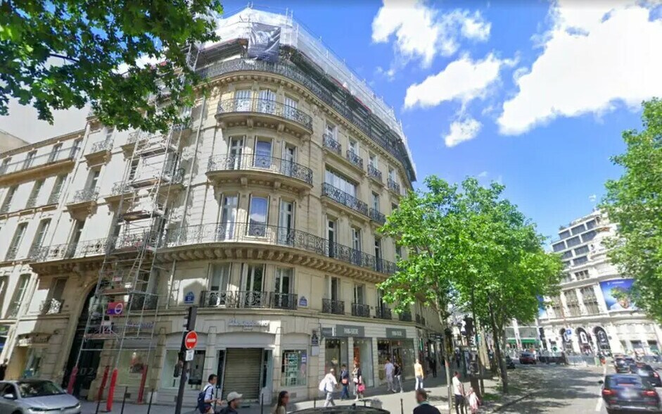 Office in Paris for lease - Building Photo - Image 3 of 9