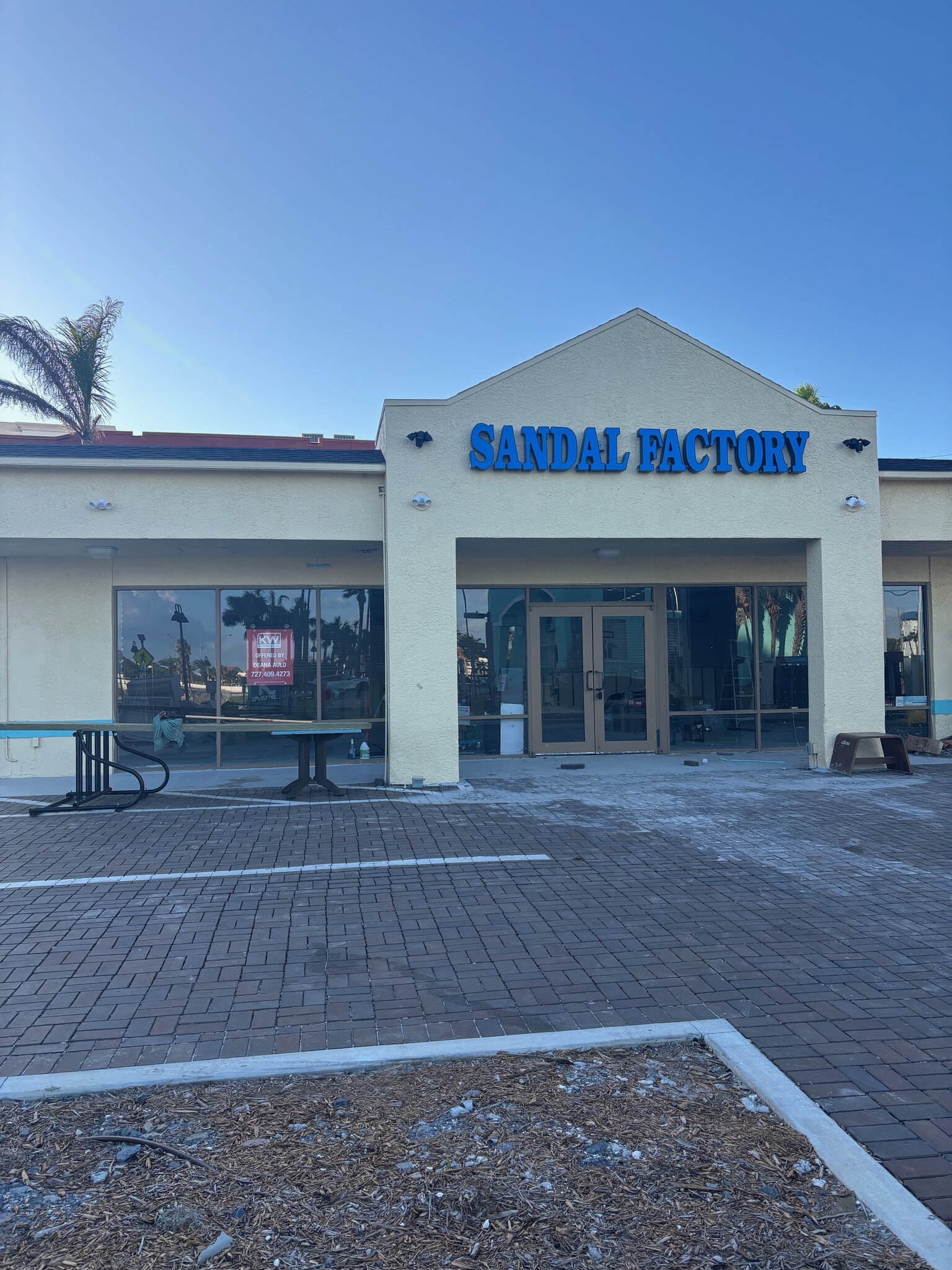 696 S Gulfview Blvd, Clearwater, FL for lease Building Photo- Image 1 of 3