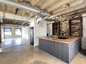 448 S Hill St, Los Angeles, CA for lease Interior Photo- Image 1 of 11