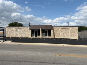 511 W Rhapsody Dr, San Antonio, TX for lease Interior Photo- Image 1 of 17