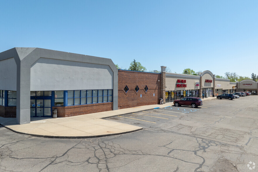 3-71 S Telegraph Rd, Pontiac, MI for lease - Building Photo - Image 1 of 13