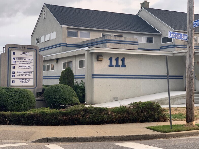 111 Carleton Ave, Islip Terrace, NY for sale - Building Photo - Image 1 of 1