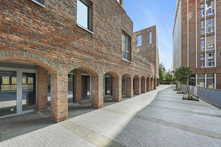 13A-17A Downs Rd, London for sale - Building Photo - Image 1 of 1