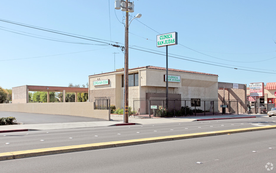 4946 Florence Ave, Bell, CA for lease - Primary Photo - Image 1 of 108