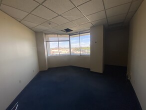 1990 W Camelback Rd, Phoenix, AZ for lease Interior Photo- Image 2 of 5