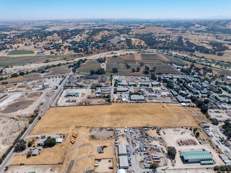 Volpi Ysabel Rd, Paso Robles, CA for sale - Primary Photo - Image 1 of 15