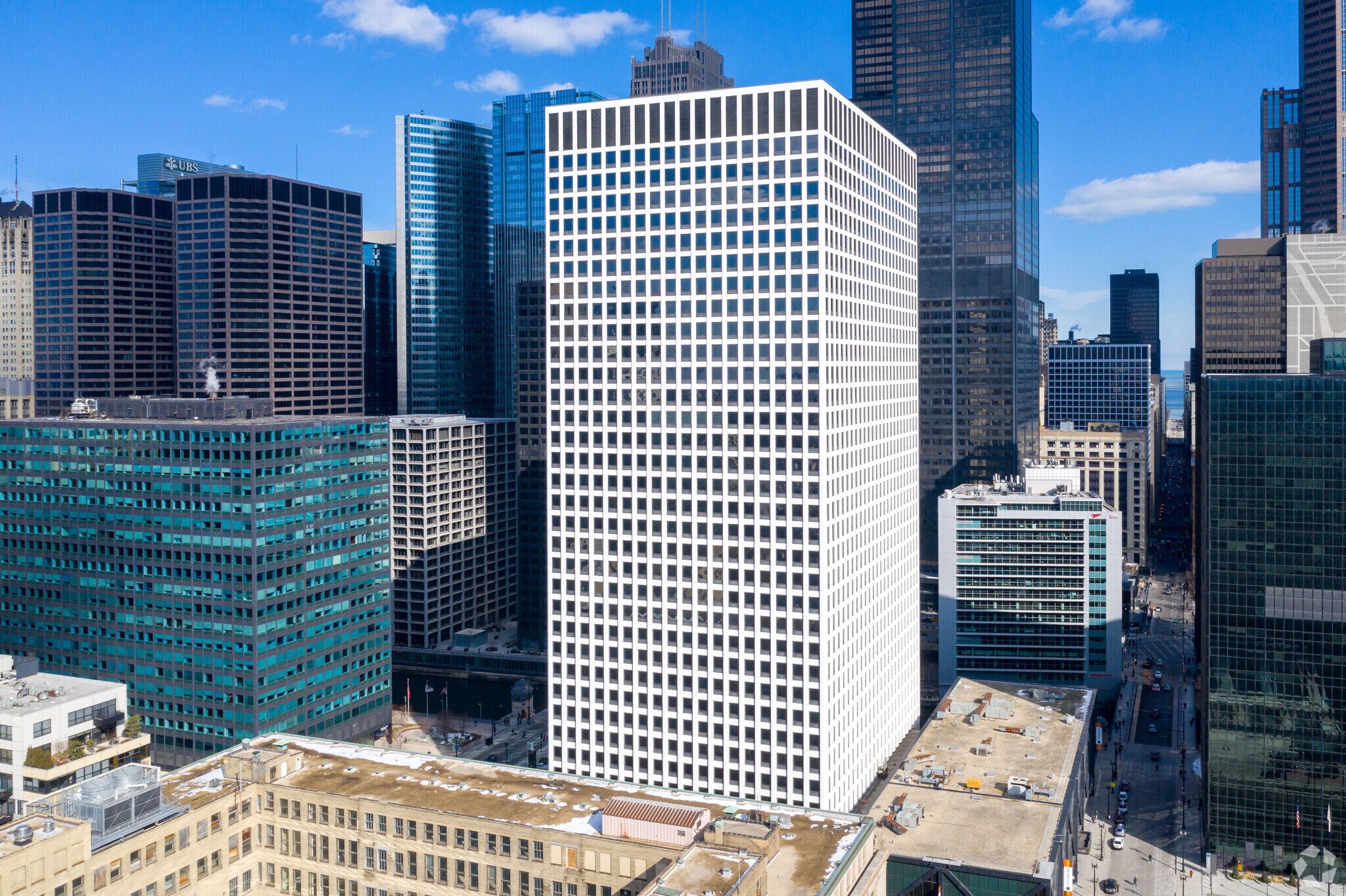 222 S Riverside Plz, Chicago, IL 60606 Fifth Third Center