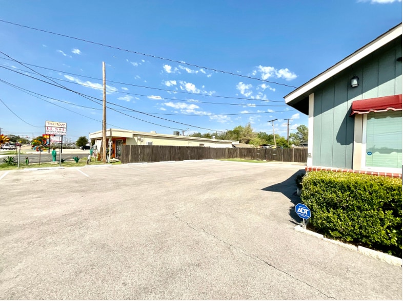 5617 Watauga Rd, Watauga, TX for sale - Building Photo - Image 3 of 25