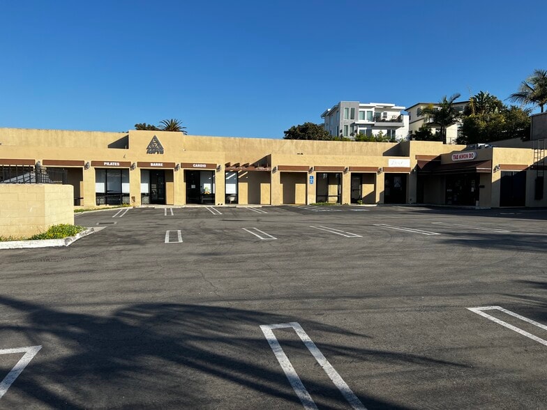 800 Torrance Blvd, Redondo Beach, CA for lease - Building Photo - Image 3 of 6