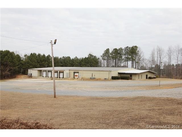 493 Anson Apparel Shirt Rd, Wadesboro, NC for sale - Building Photo - Image 2 of 4