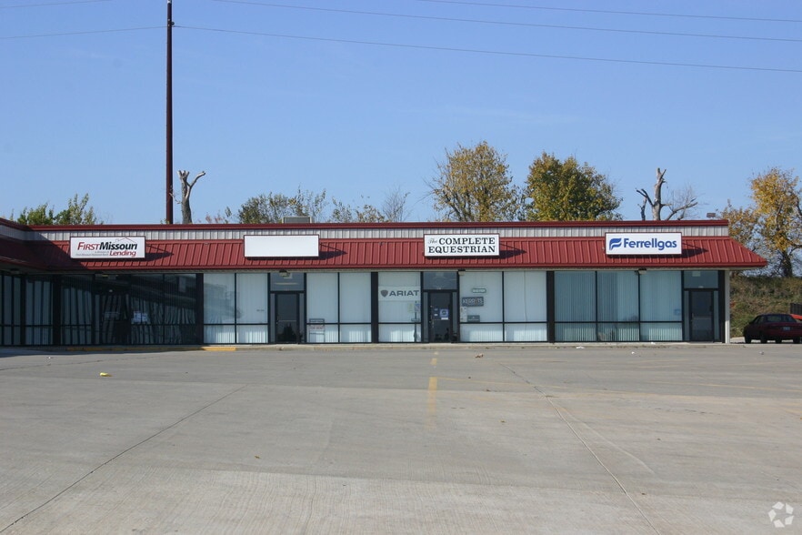 901-925 W Highway 92, Kearney, MO for lease - Building Photo - Image 3 of 4