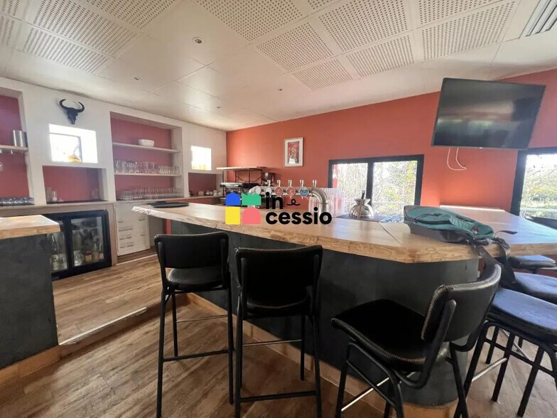 Retail in Le Mans for sale - Building Photo - Image 3 of 16