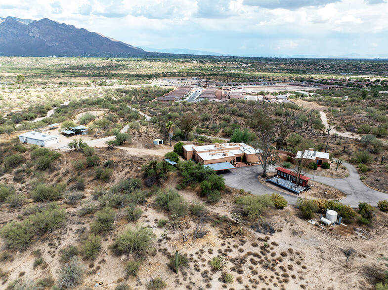 27.63 AC | Residence and Land Dev Opp portfolio of 2 properties for sale on LoopNet.com - Aerial - Image 2 of 12