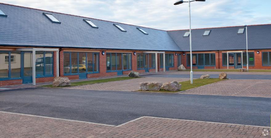 Vinnetrow Rd, Chichester for sale Primary Photo- Image 1 of 1