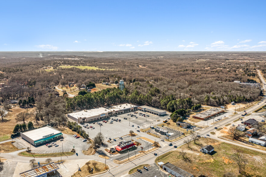 1075 Franklin Springs St, Royston, GA for lease - Building Photo - Image 3 of 12