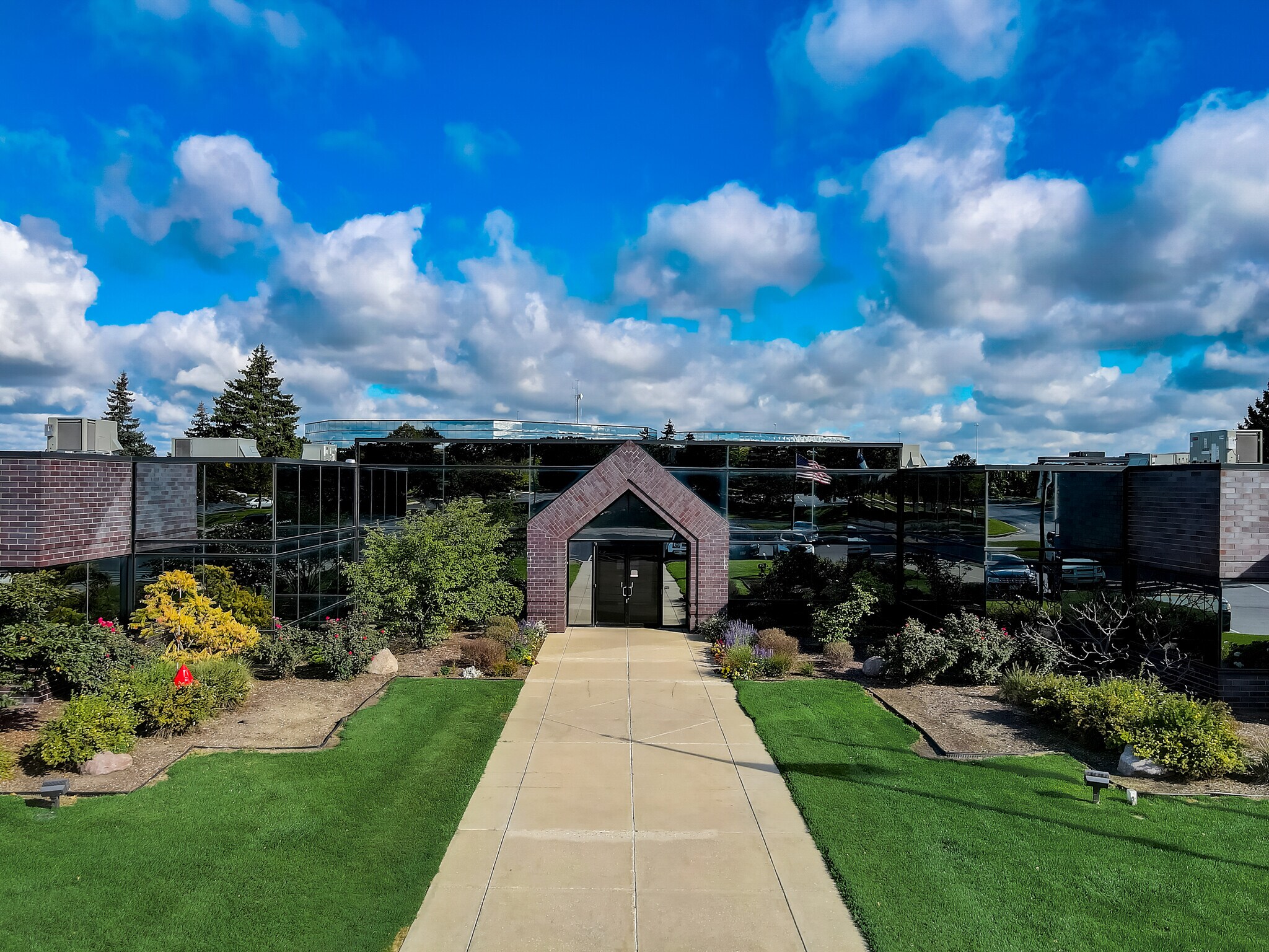 20965 Crossroads Cir