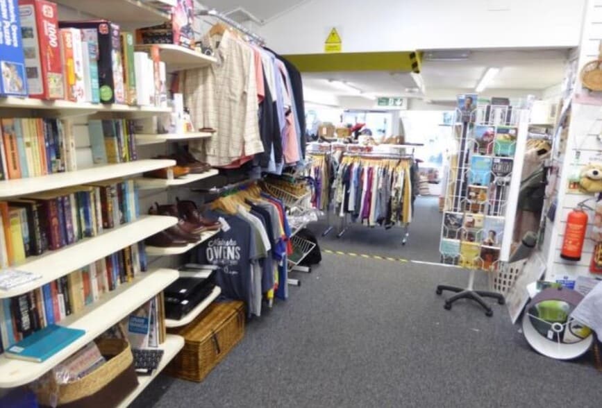 10 Bridge St, Andover for sale - Interior Photo - Image 3 of 4