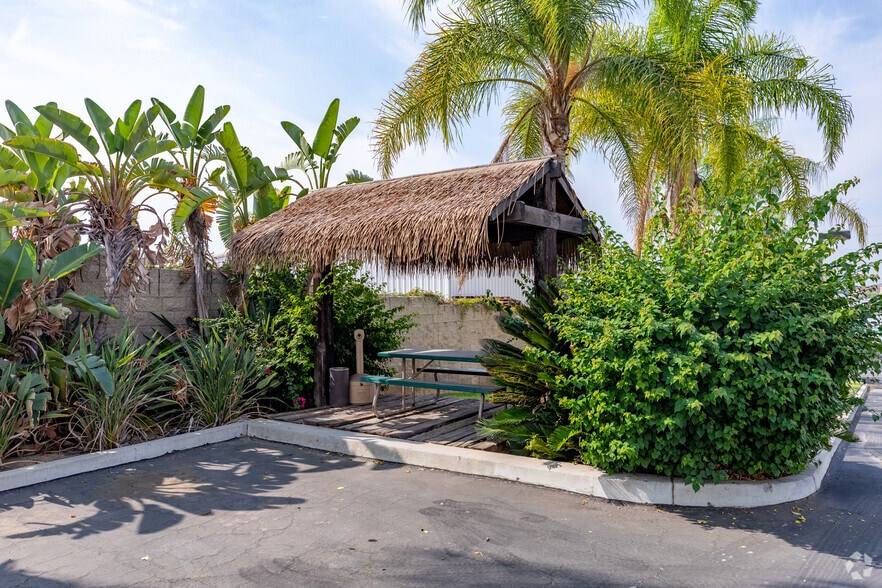 6459 Box Springs Blvd, Riverside, CA for lease - Building Photo - Image 3 of 16