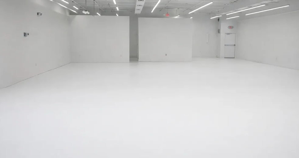 376 NW 25th St, Miami, FL for lease Interior Photo- Image 1 of 4