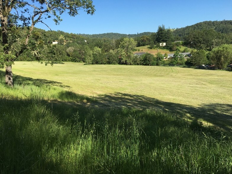 NE Johnson St, Roseburg, OR for sale - Building Photo - Image 1 of 1