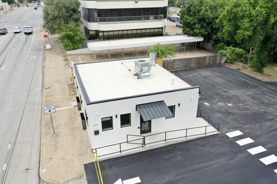 1216 N Main St, Fort Worth, TX for lease - Building Photo - Image 3 of 19