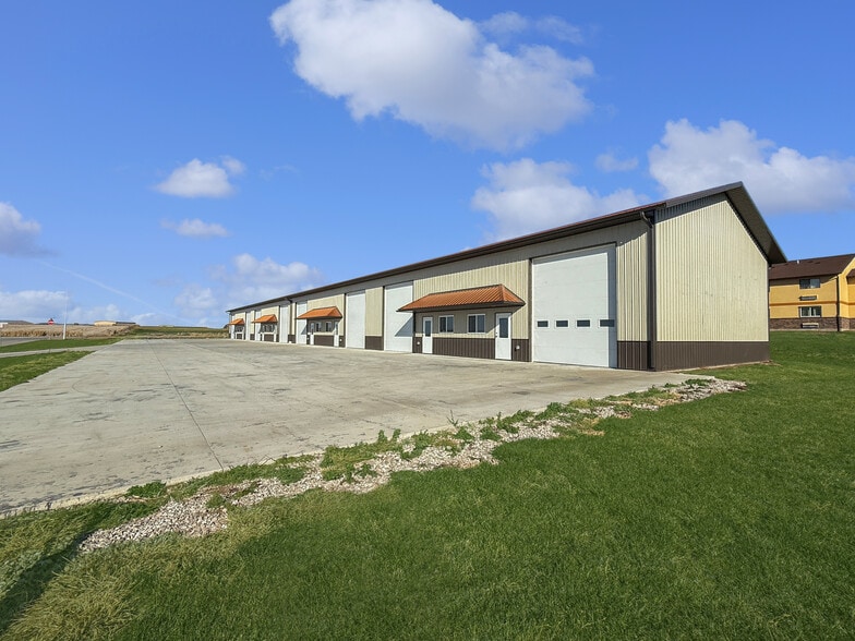 606 Stagecoach Rd, Grinnell, IA for sale - Building Photo - Image 2 of 10