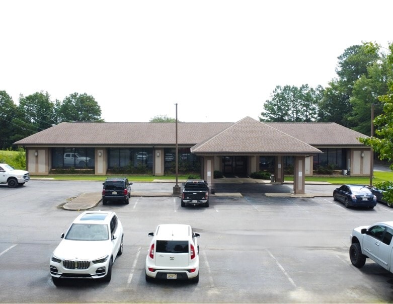 801 20th Ave E, Jasper, AL for sale Building Photo- Image 1 of 8