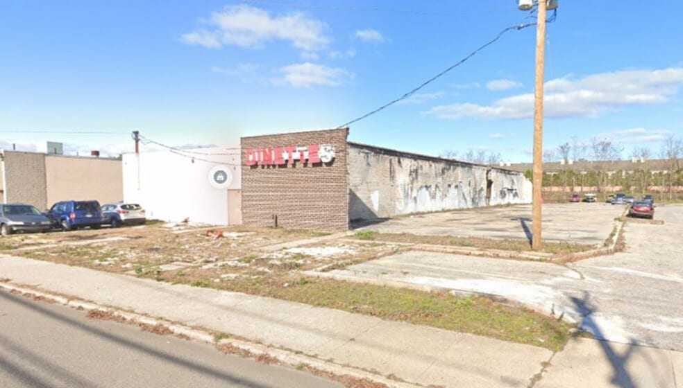 377-385 Wyandanch Ave, Wyandanch, NY for sale - Building Photo - Image 1 of 1