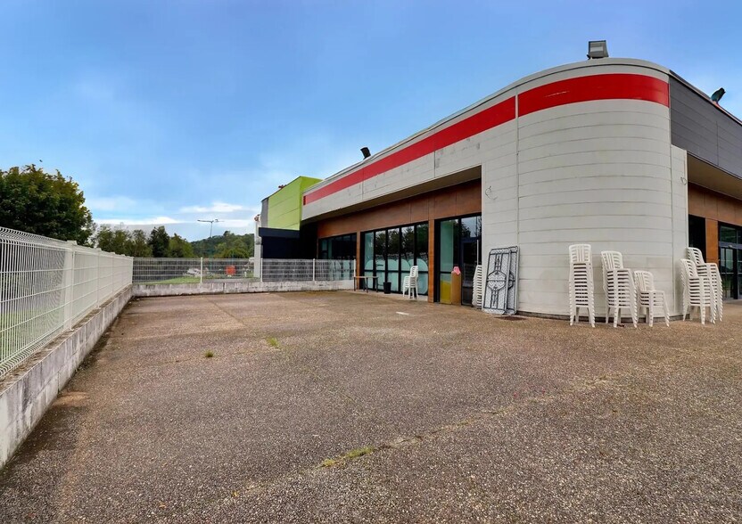 68 Rue Antoine Primat, Saint-Étienne for sale - Building Photo - Image 3 of 12