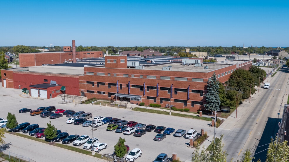 1220 Mound Ave, Racine, WI for lease - Building Photo - Image 2 of 12