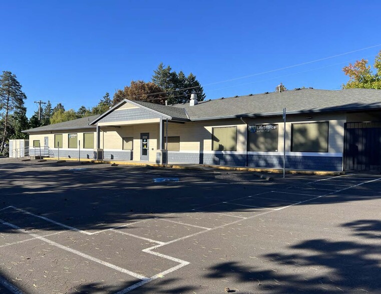 2222 E Powell Blvd, Gresham, OR for sale - Building Photo - Image 1 of 8