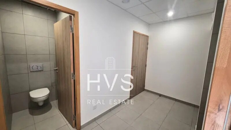 Flex in Gardanne for lease - Interior Photo - Image 3 of 4