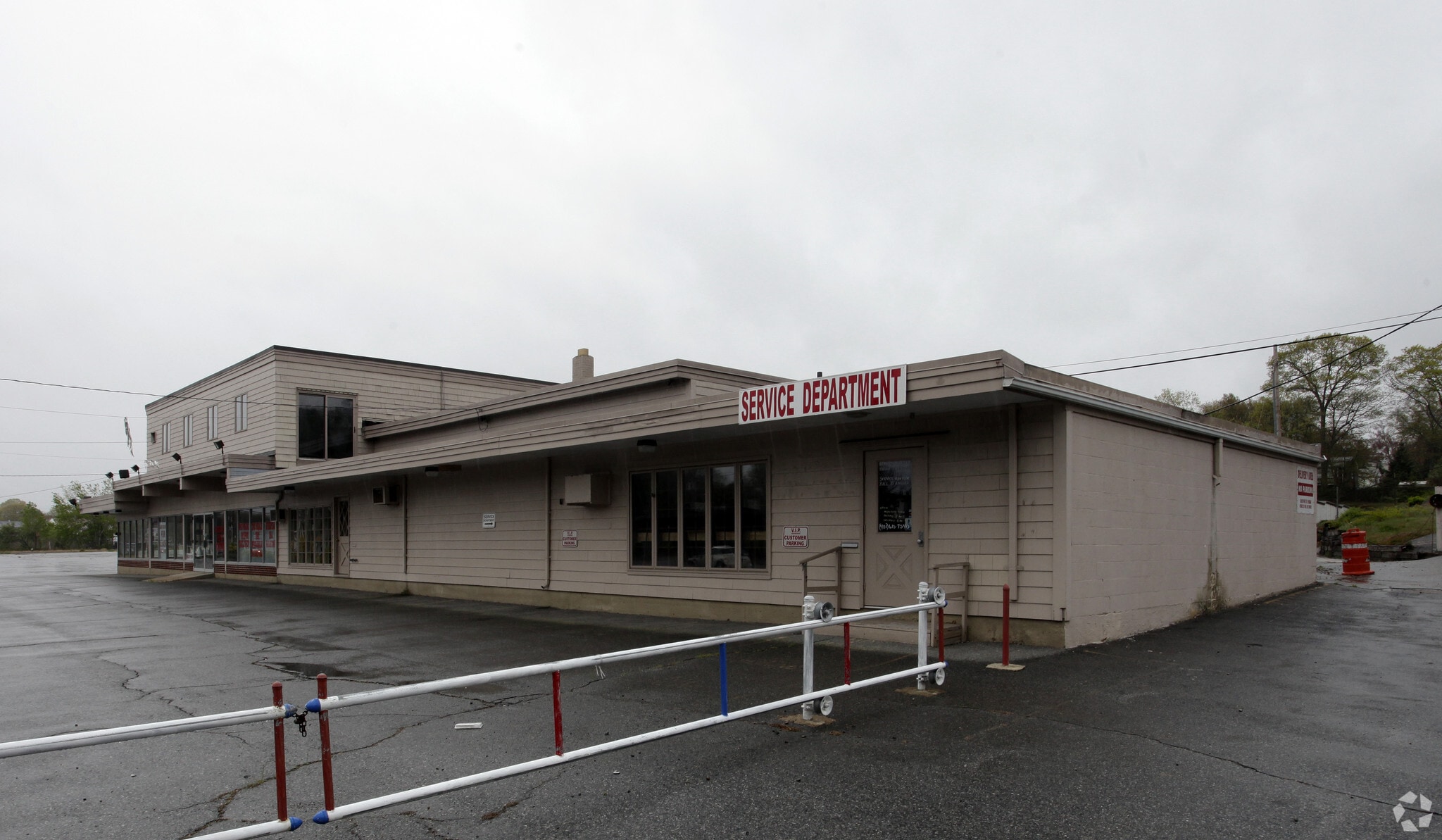 225 Cowesett Ave, West Warwick, RI for lease Primary Photo- Image 1 of 6