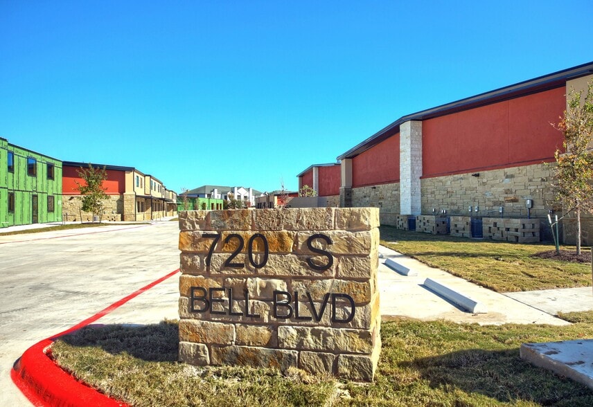 720 S Bell Blvd, Cedar Park, TX for lease - Building Photo - Image 2 of 11