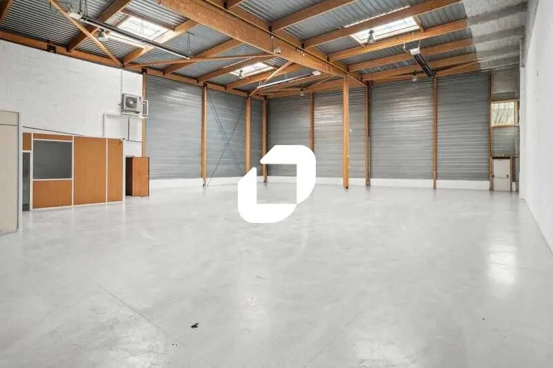 Flex in Le Bourget for lease - Interior Photo - Image 1 of 14