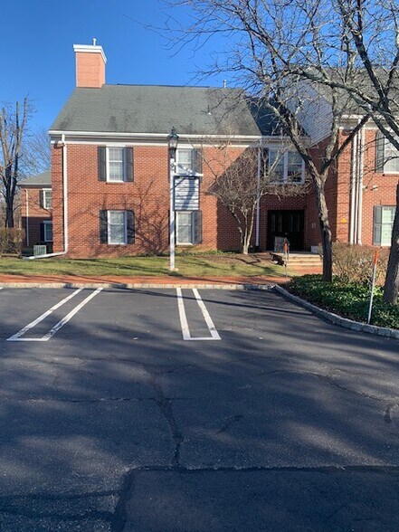 9 Auer Ct, East Brunswick, NJ for lease - Building Photo - Image 1 of 8