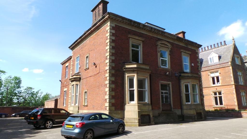 5 East Cliff, Preston for lease Interior Photo- Image 1 of 6