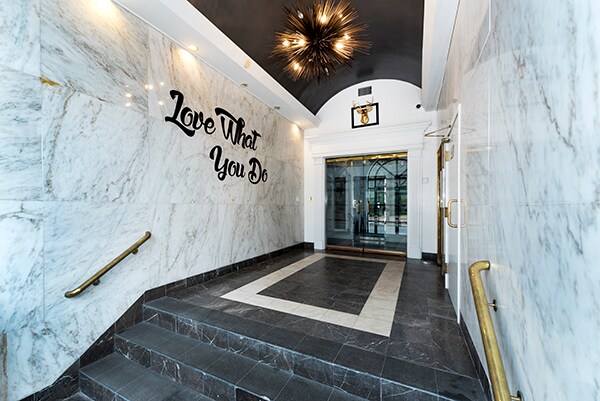 50 Glen St, Glen Cove, NY for sale - Lobby - Image 1 of 1