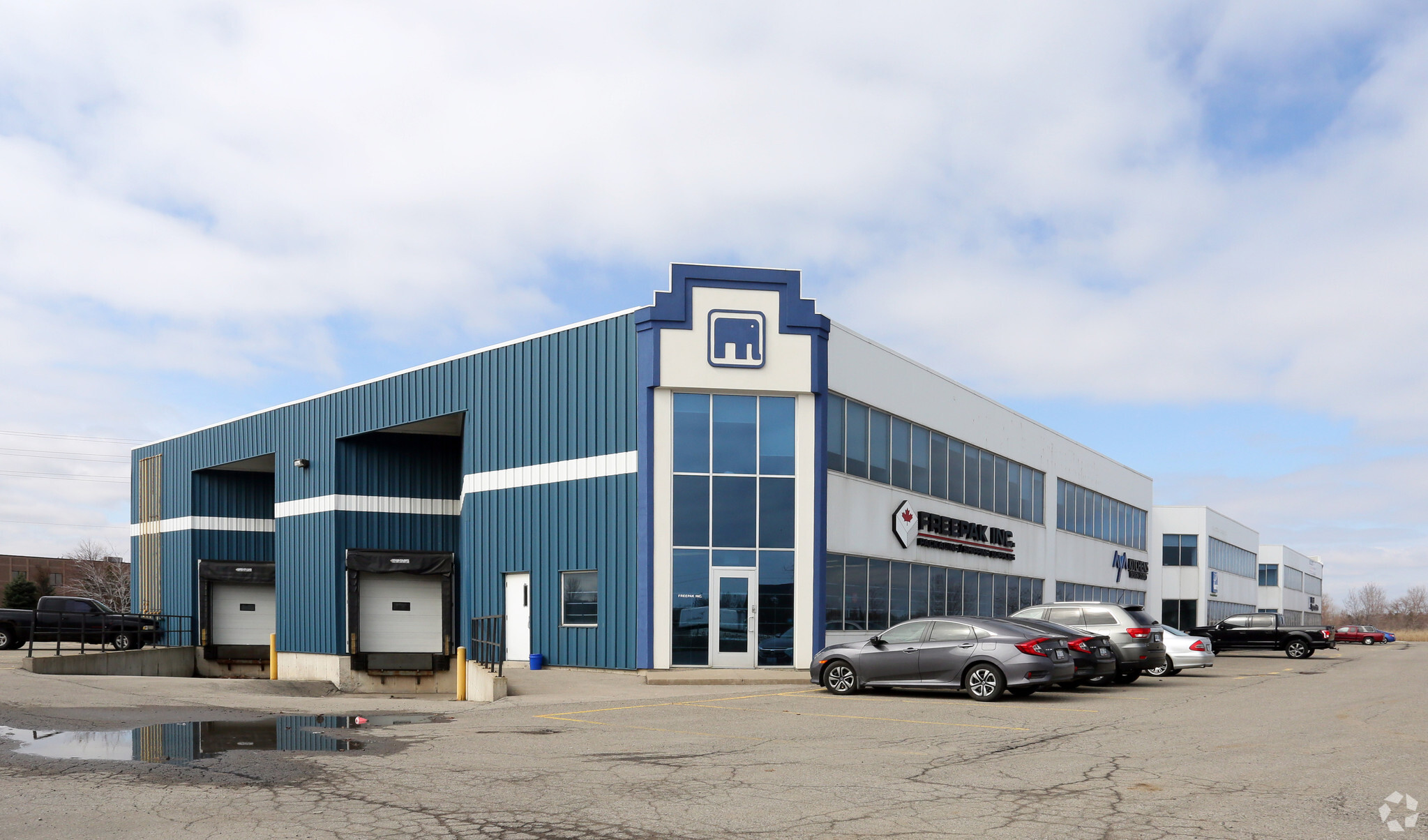 735 S Service Rd, Stoney Creek, ON for lease Primary Photo- Image 1 of 5