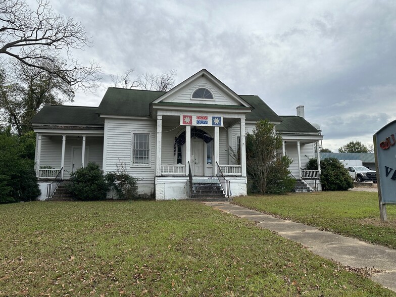 205 Harry C Raysor Dr, Saint Matthews, SC for sale - Primary Photo - Image 1 of 6