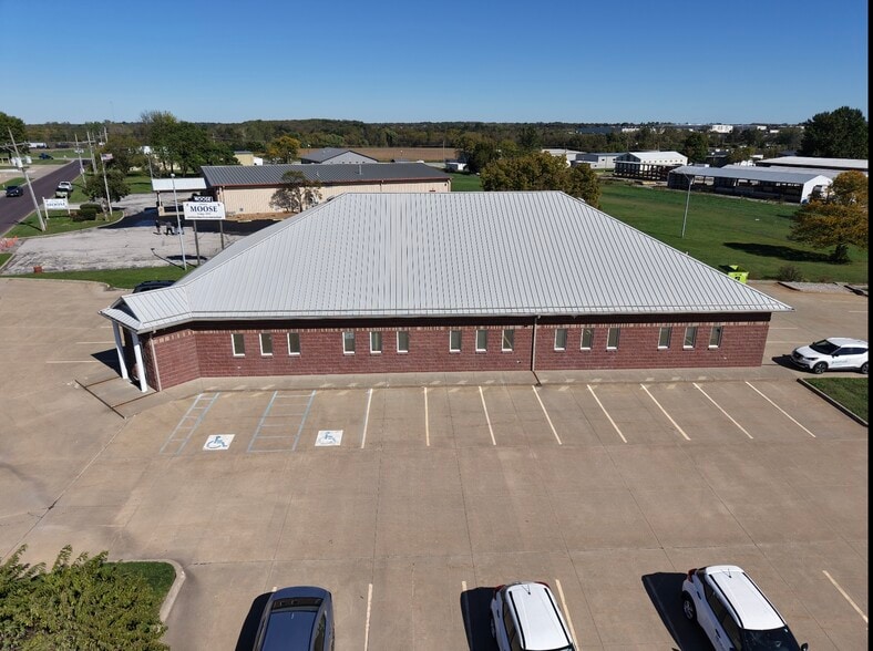 125 Winchester Dr, Sedalia, MO for lease - Building Photo - Image 2 of 20