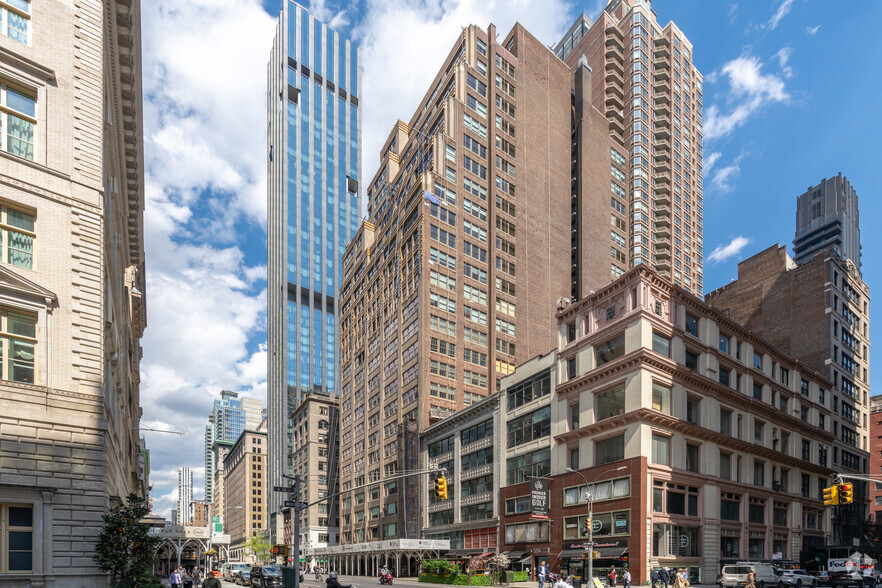 261 Fifth Ave, New York, NY for lease - Building Photo - Image 1 of 1