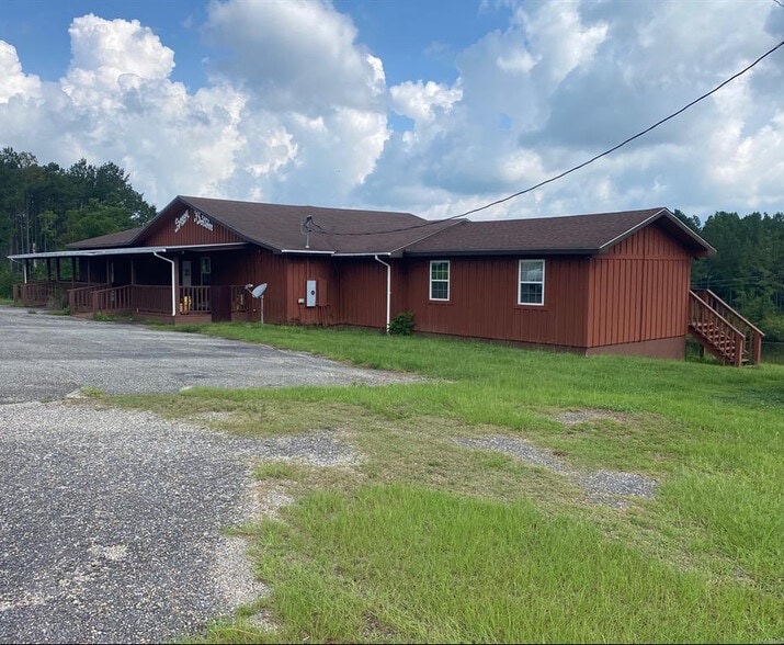 27070 County Road 21, Red Level, AL for sale - Primary Photo - Image 1 of 35