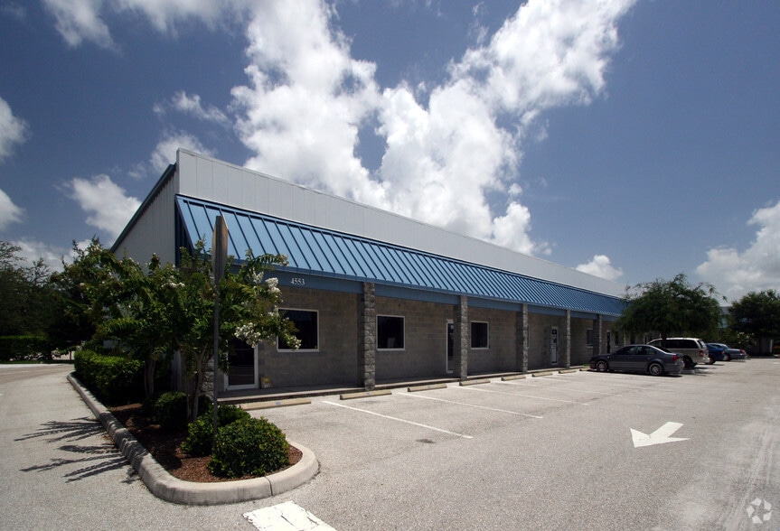 4553 Mariotti Ct, Sarasota, FL for lease - Building Photo - Image 2 of 5
