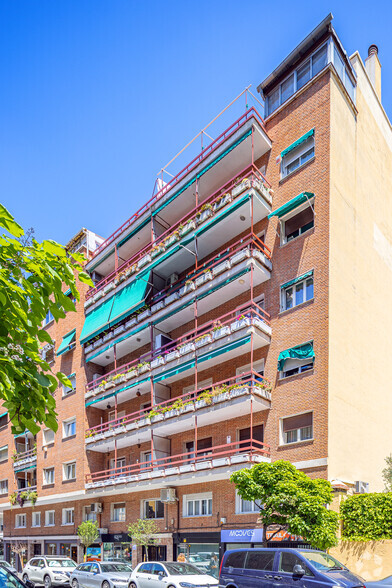 Calle Ponzano, 72, Madrid, Madrid for sale - Primary Photo - Image 1 of 2