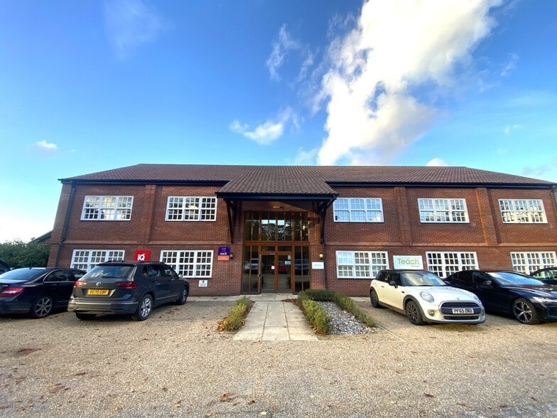 Fox Rd, Framingham Pigot for lease - Building Photo - Image 1 of 2