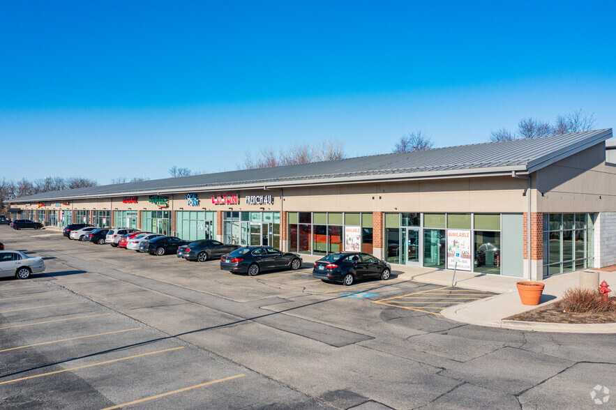 2001-2055 Milwaukee Ave, Riverwoods, IL for lease - Building Photo - Image 1 of 7