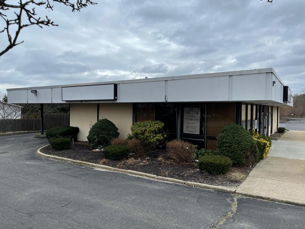 16001718 Montauk Hwy, Mastic, NY 11950 Mastic Center