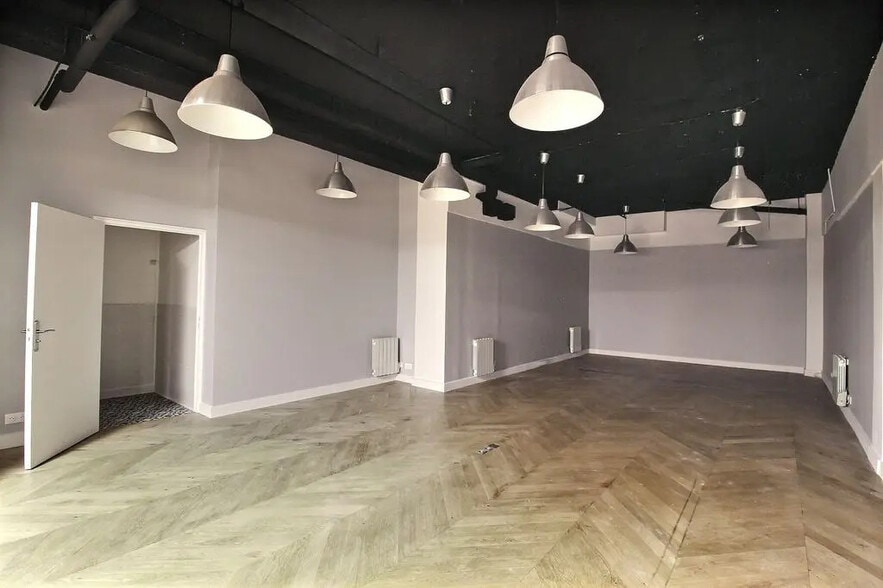 62 Rue Amelot, Paris for sale - Building Photo - Image 2 of 5