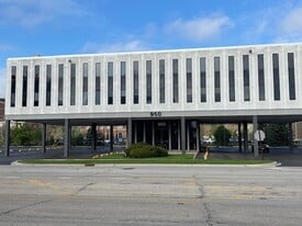 950 Skokie Blvd, Northbrook IL - Loft